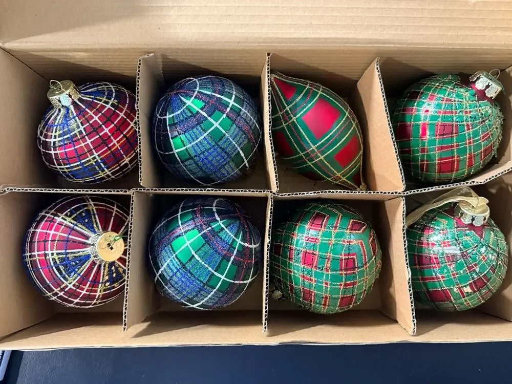Vintage Jeffrey Banks Home Set of 8 Large Plaid Tartan Glass Ornaments w/ Box